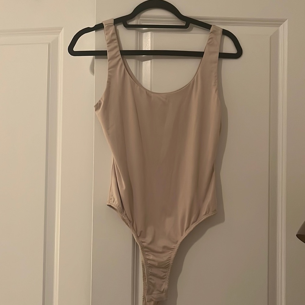 PRINCESS POLLY tan thong scoop neck bodysuit  tank top